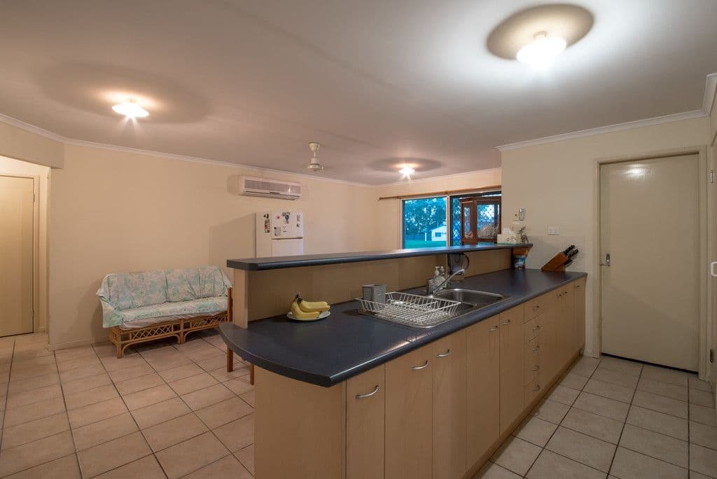 10 O'Hanlon Crescent, Mount Julian QLD 4800, Mount Julian - Thumbnail 4