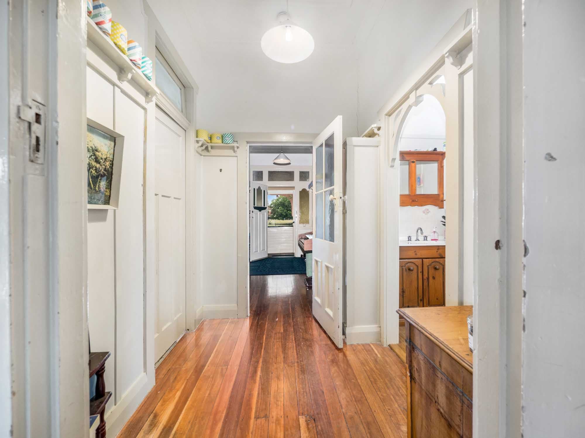 256 Magellan Street, Lismore - Thumbnail 2