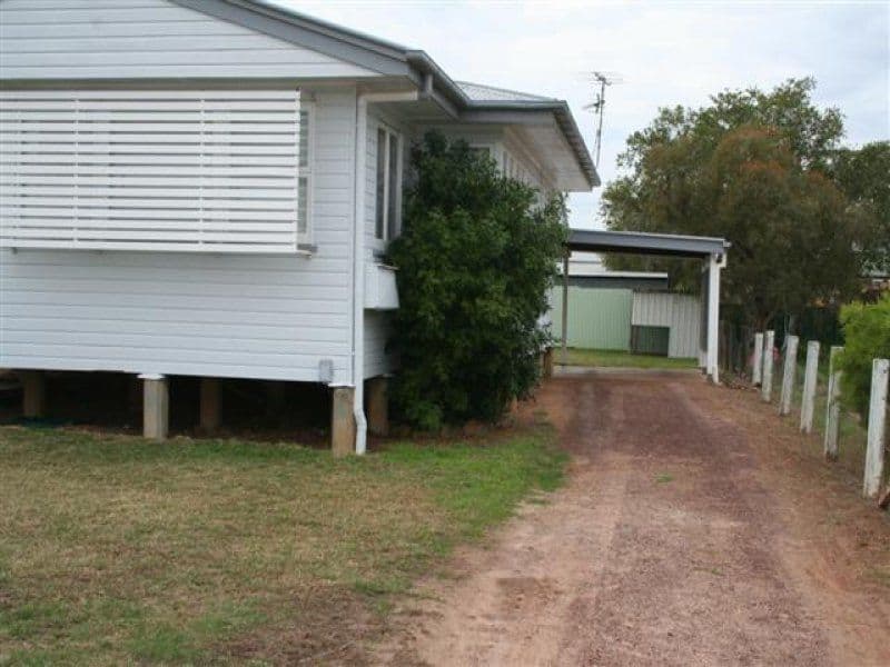 126 Currey Street, ROMA QLD 4455, Roma - Thumbnail 3