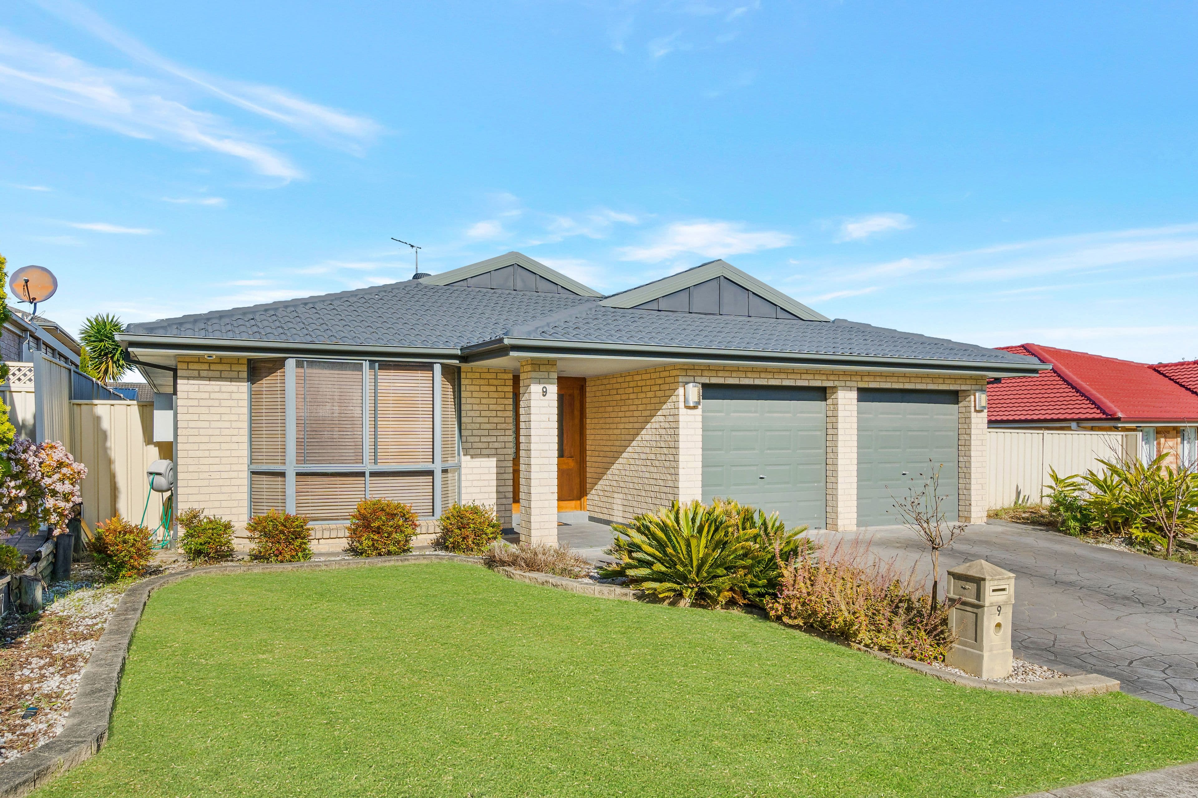 9 Howard Close, Green Valley NSW 2168, Green Valley - Thumbnail 2
