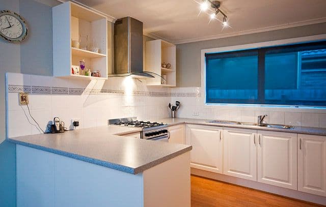 10 Toolimerin Avenue, BAYSWATER NORTH VIC 3153, Bayswater North - Thumbnail 2