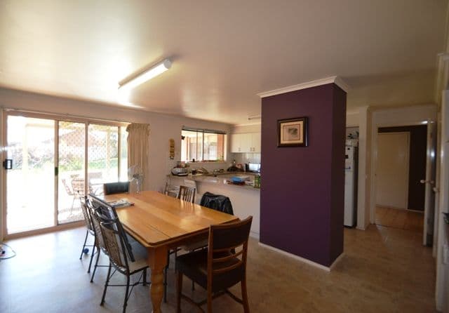 10 Coughlin Court, SEYMOUR VIC 3660, Seymour - Thumbnail 4