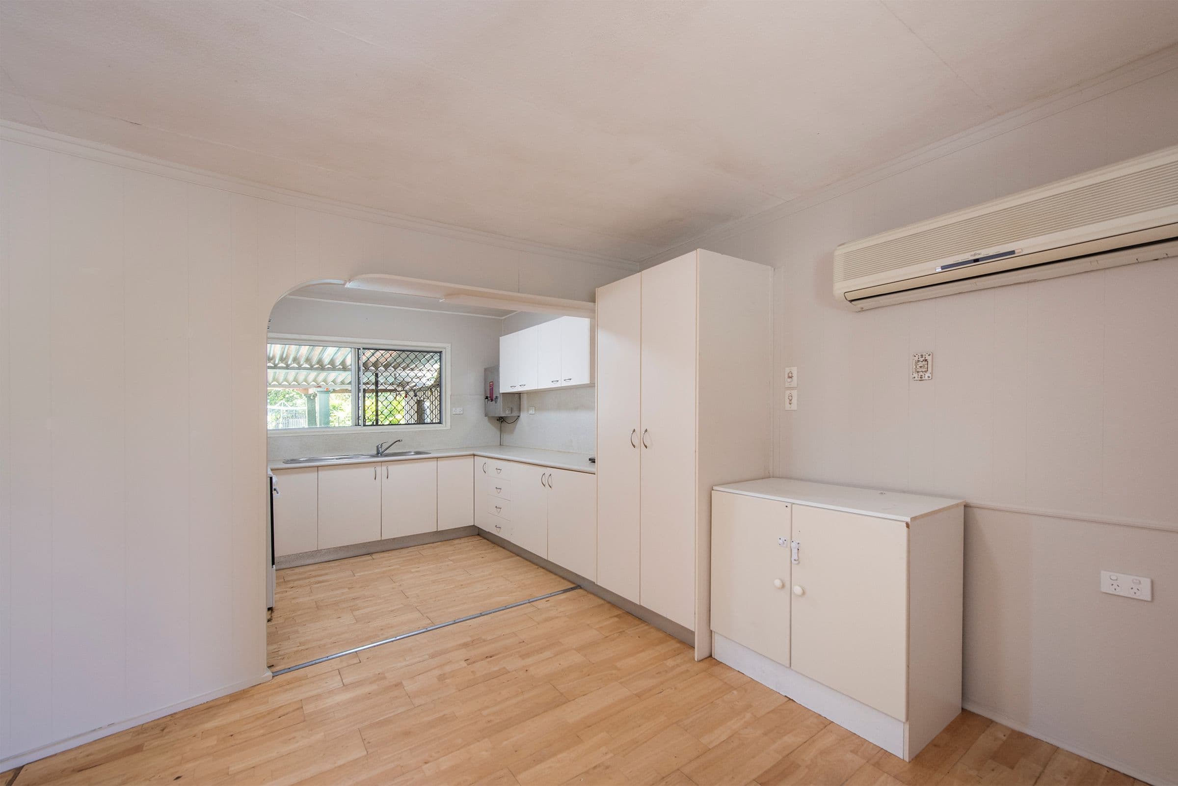 6 Woonga Street, Woodridge QLD 4114, Woodridge - Thumbnail 5