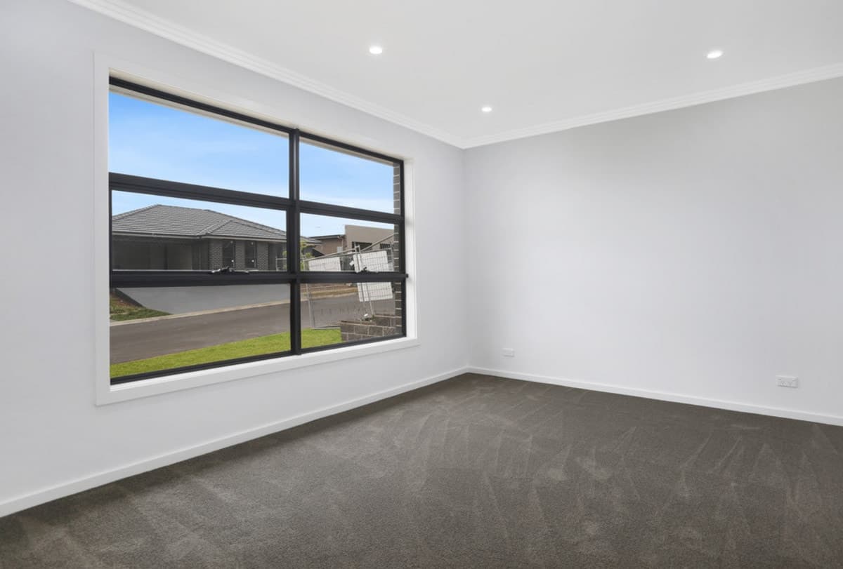 17 Roy Crescent, THIRLMERE, Thirlmere - Thumbnail 3