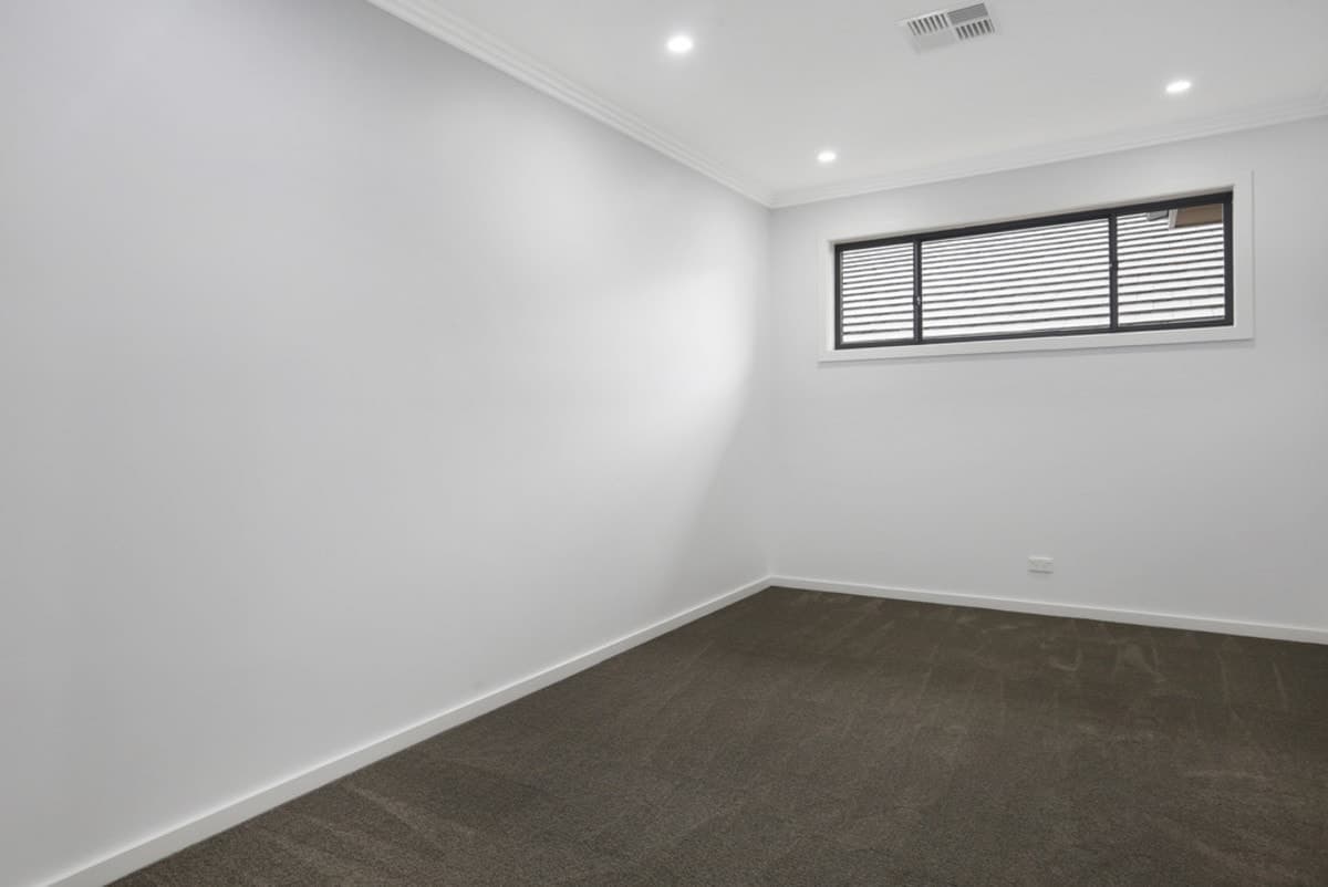 17 Roy Crescent, THIRLMERE, Thirlmere - Thumbnail 6