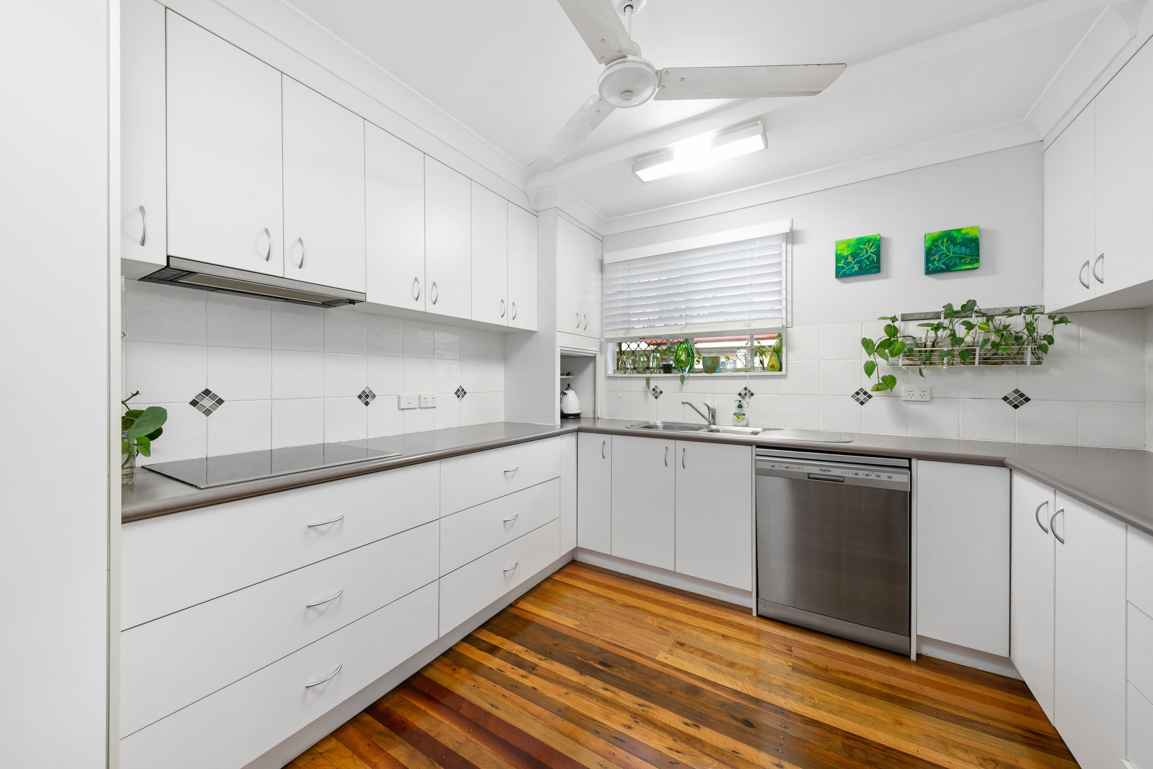 11 Elanora Street, Oxley QLD 4075, Oxley - Thumbnail 5