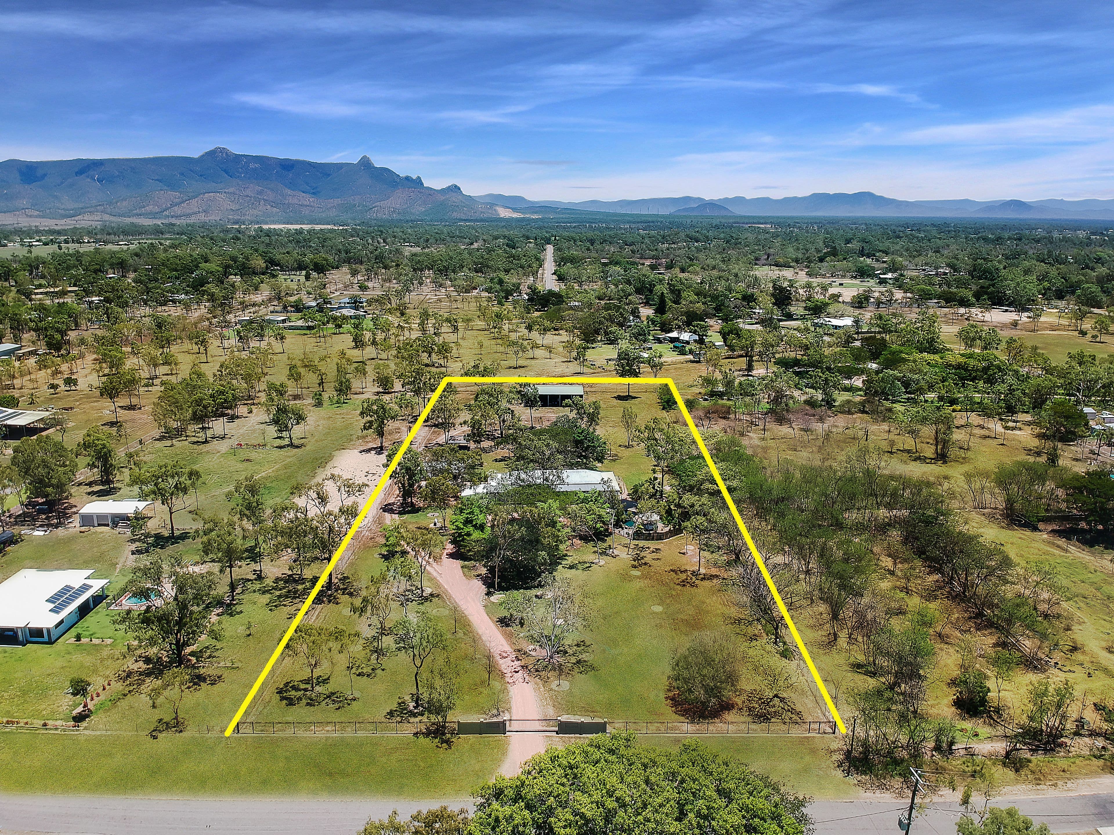 3 Connemara Course, Kelso QLD 4815, Kelso - Thumbnail 2