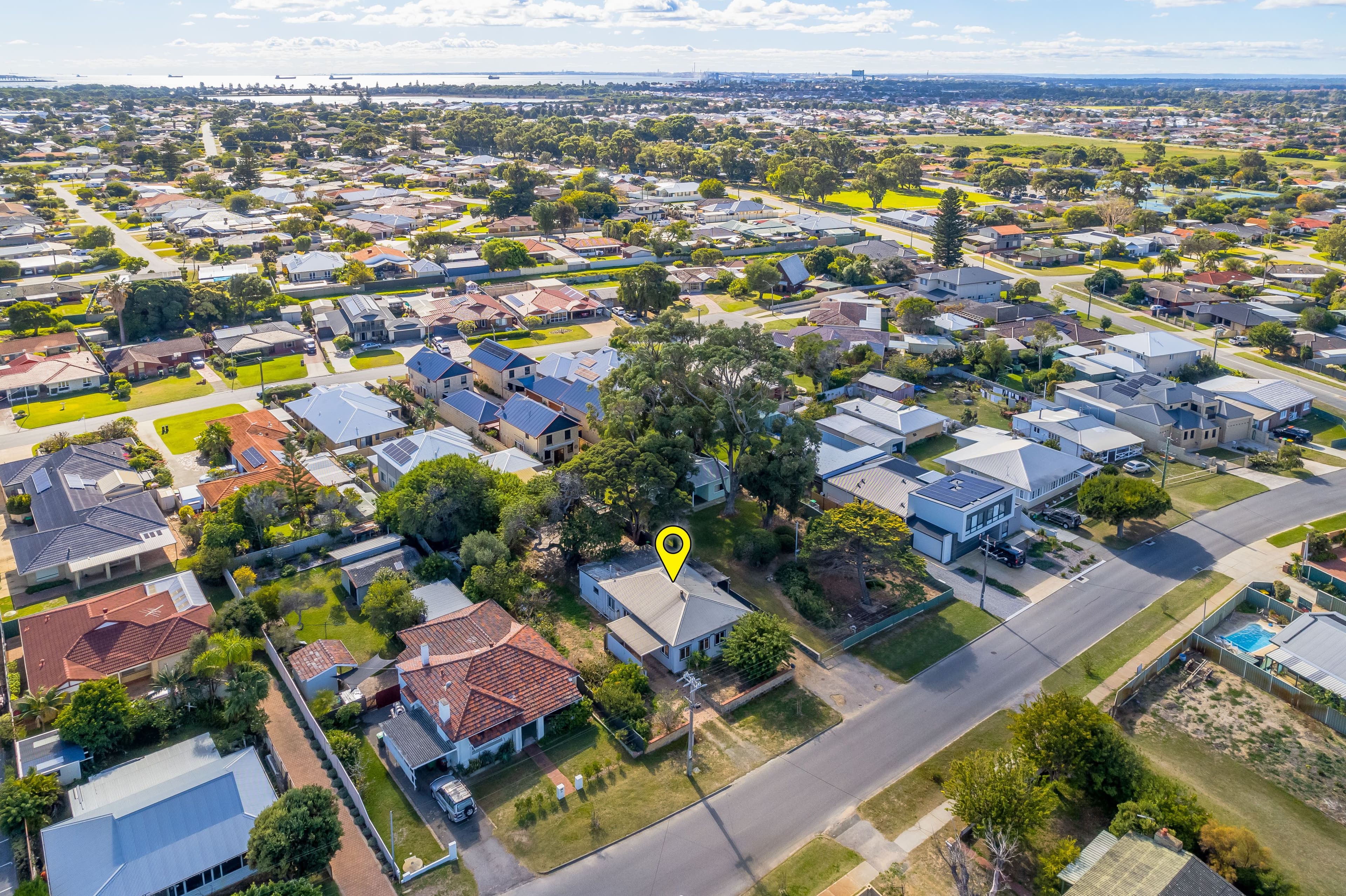 76 Penguin Road, Safety Bay WA 6169, Safety Bay - Thumbnail 2