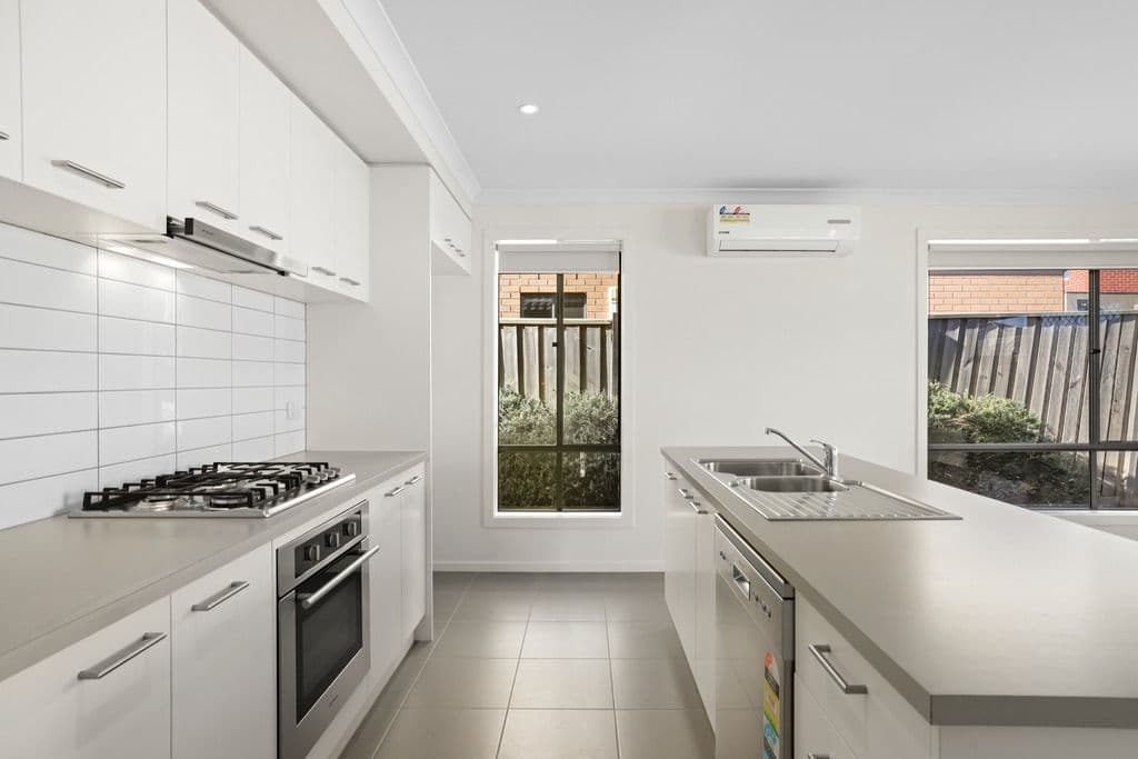 13 Smile Crescent, Wyndham Vale VIC 3024, Wyndham Vale - Thumbnail 5