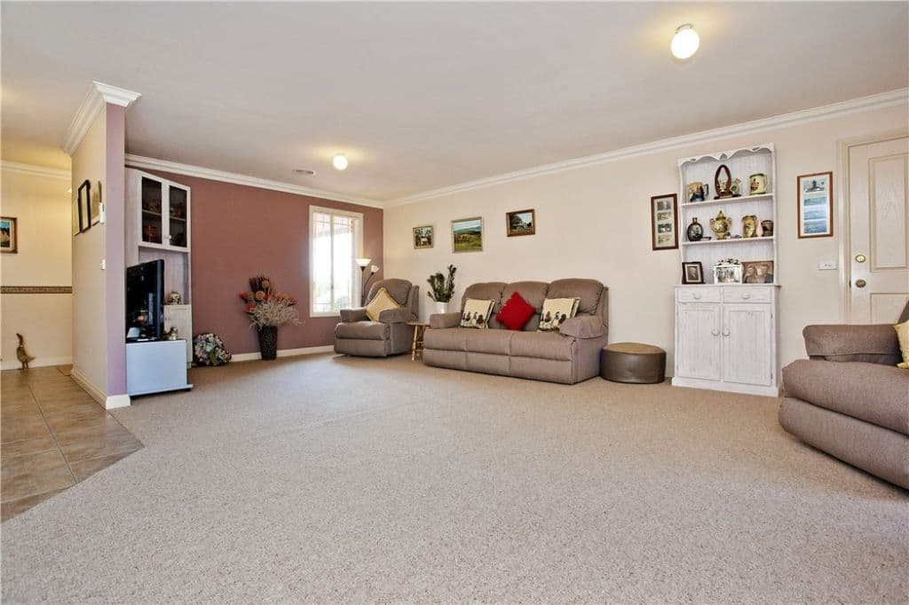 5 Leonard Drive, DRYSDALE VIC 3222, Drysdale - Thumbnail 2