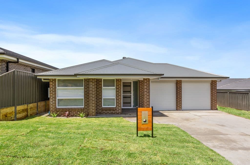 41 Bunya Street, Horsley - Image 1