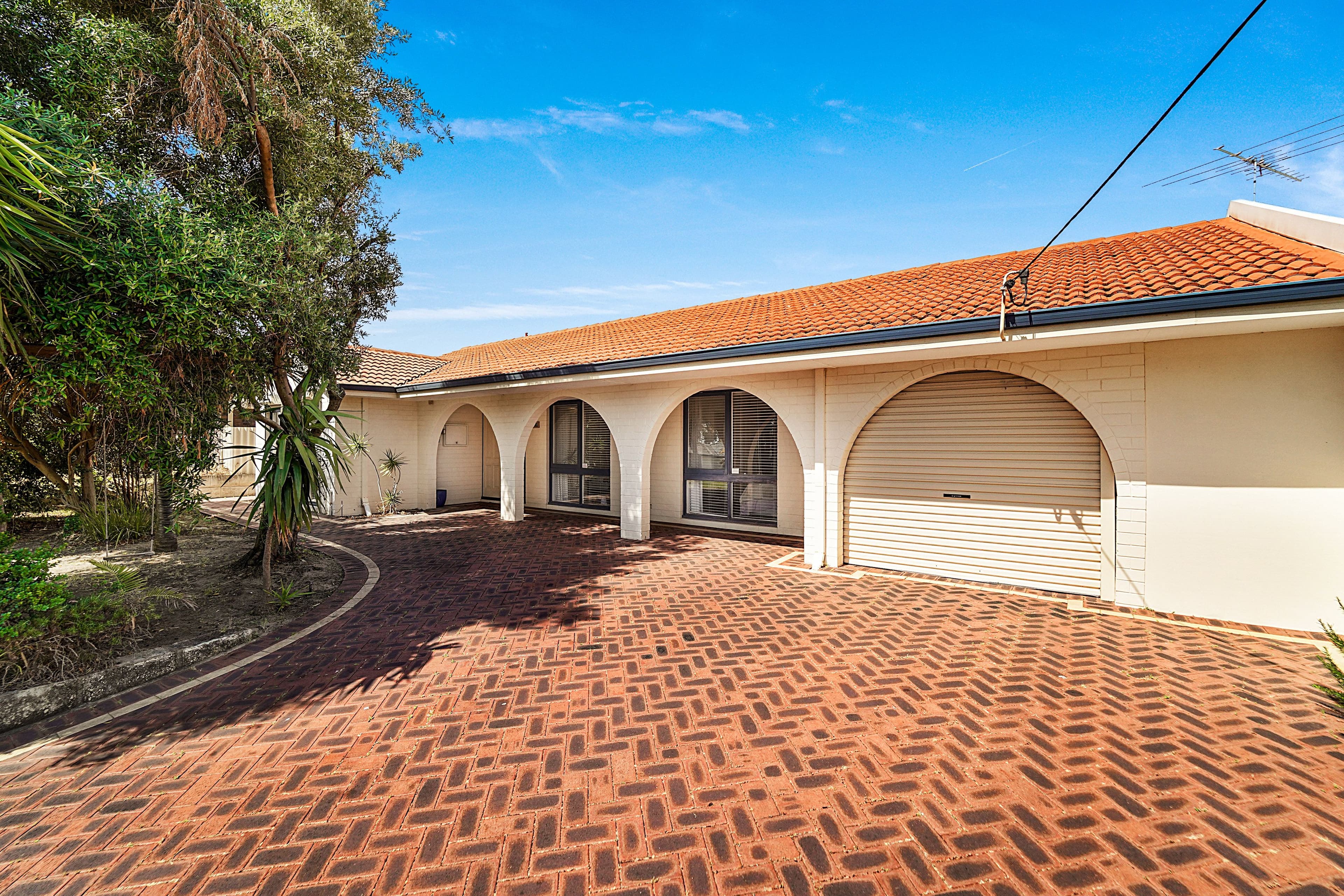 16 Illyarrie Street, Greenwood WA 6024, Greenwood - Thumbnail 2