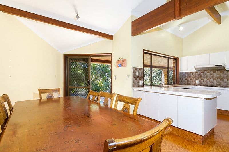 6 Lawson Court, Mount Ommaney QLD 4074, Mount Ommaney - Thumbnail 2