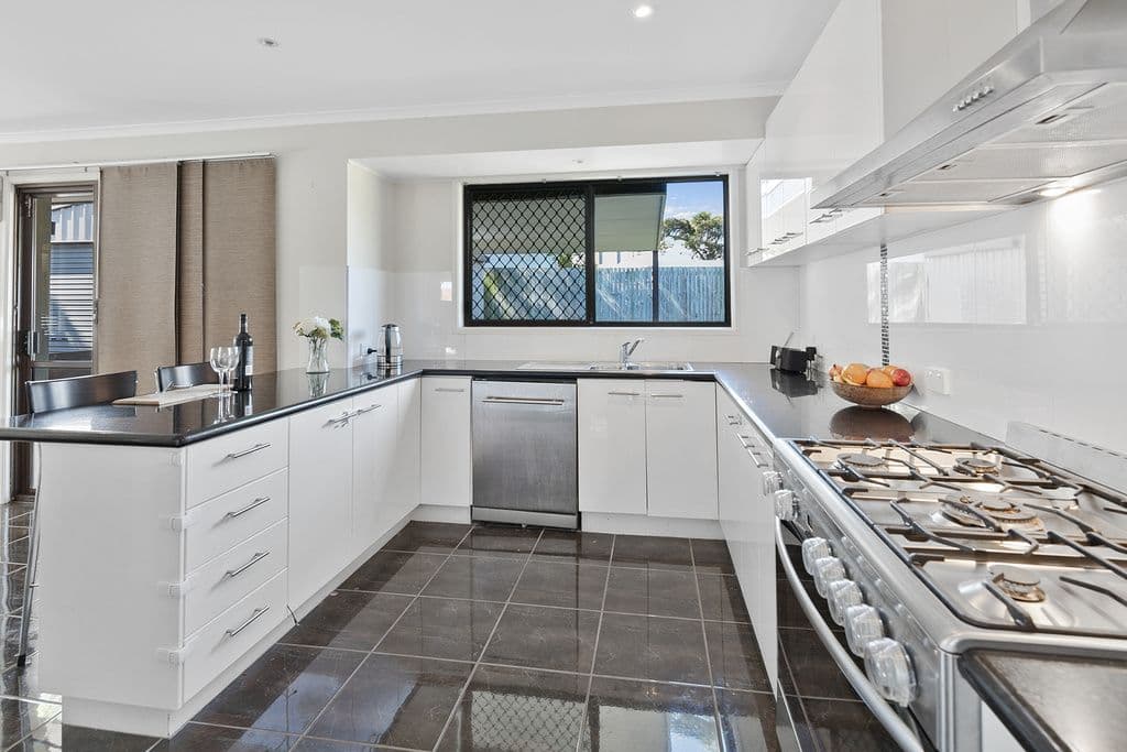 11 Cooinda Street, Wellington Point QLD 4160, Wellington Point - Thumbnail 2