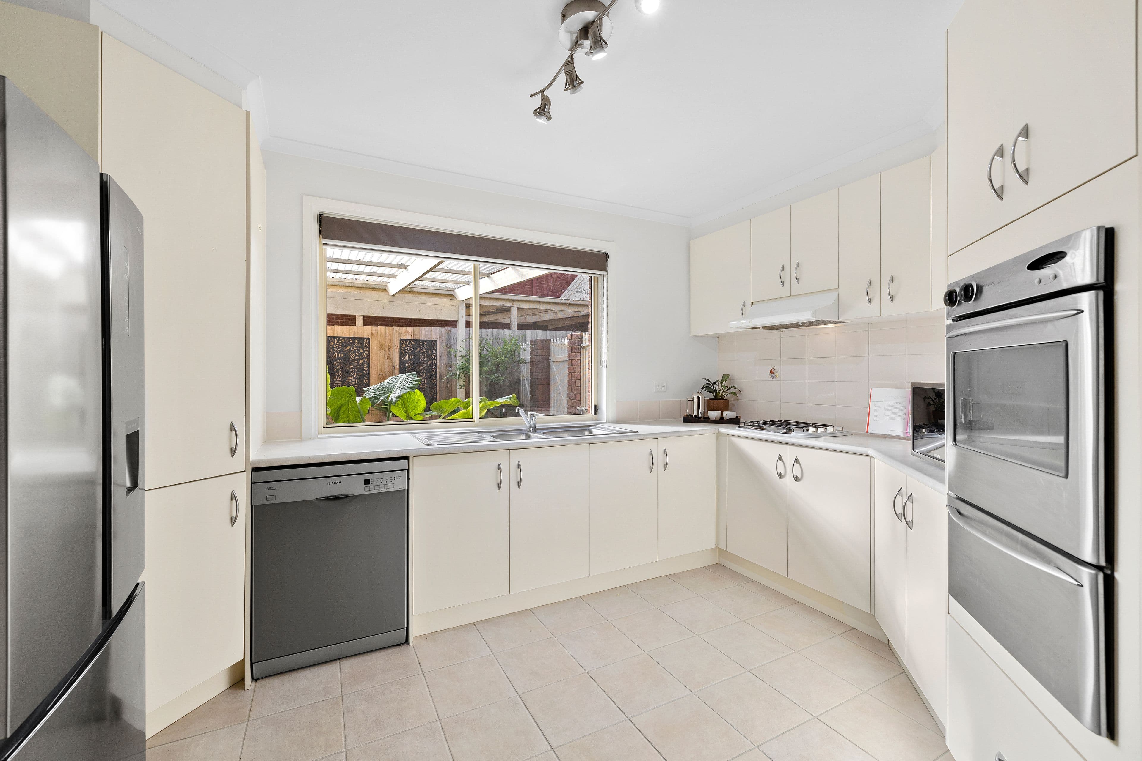 6 Damelio Court, Rowville VIC 3178, Rowville - Thumbnail 3