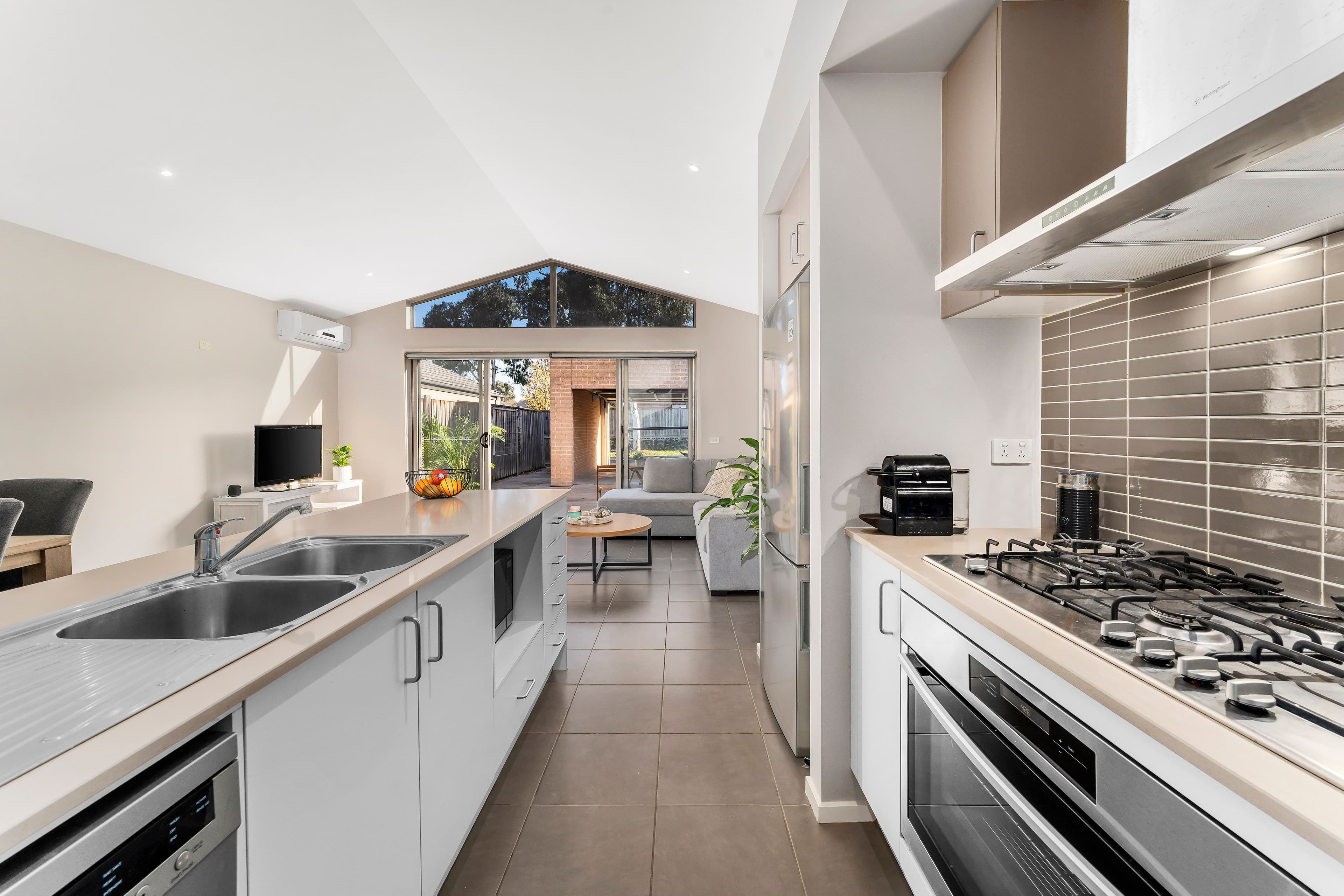 8 Soapstone Walk, Doreen VIC 3754, Doreen - Thumbnail 3