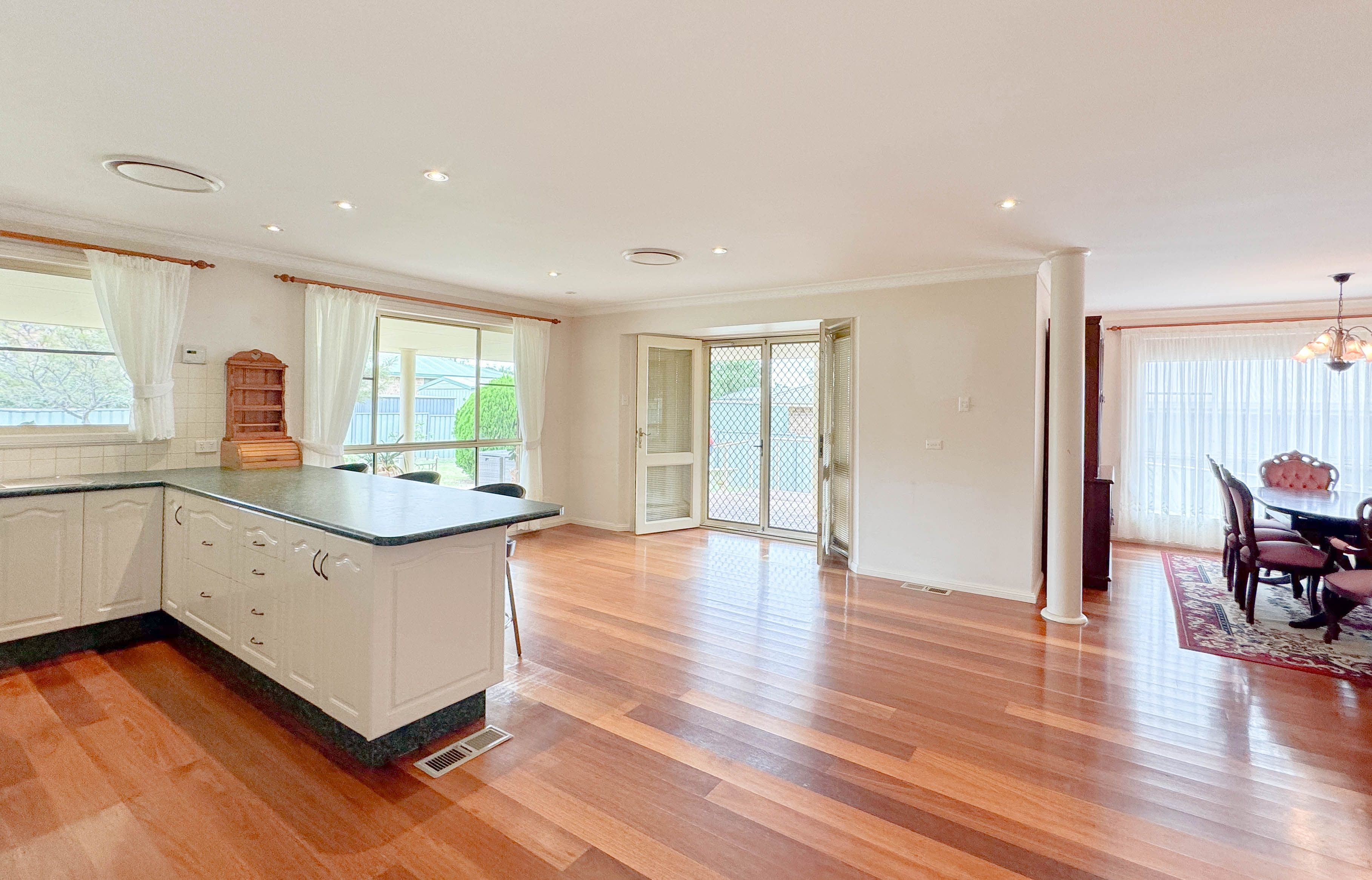 10 Angeleish Avenue, Parkes NSW 2870, Parkes - Thumbnail 2