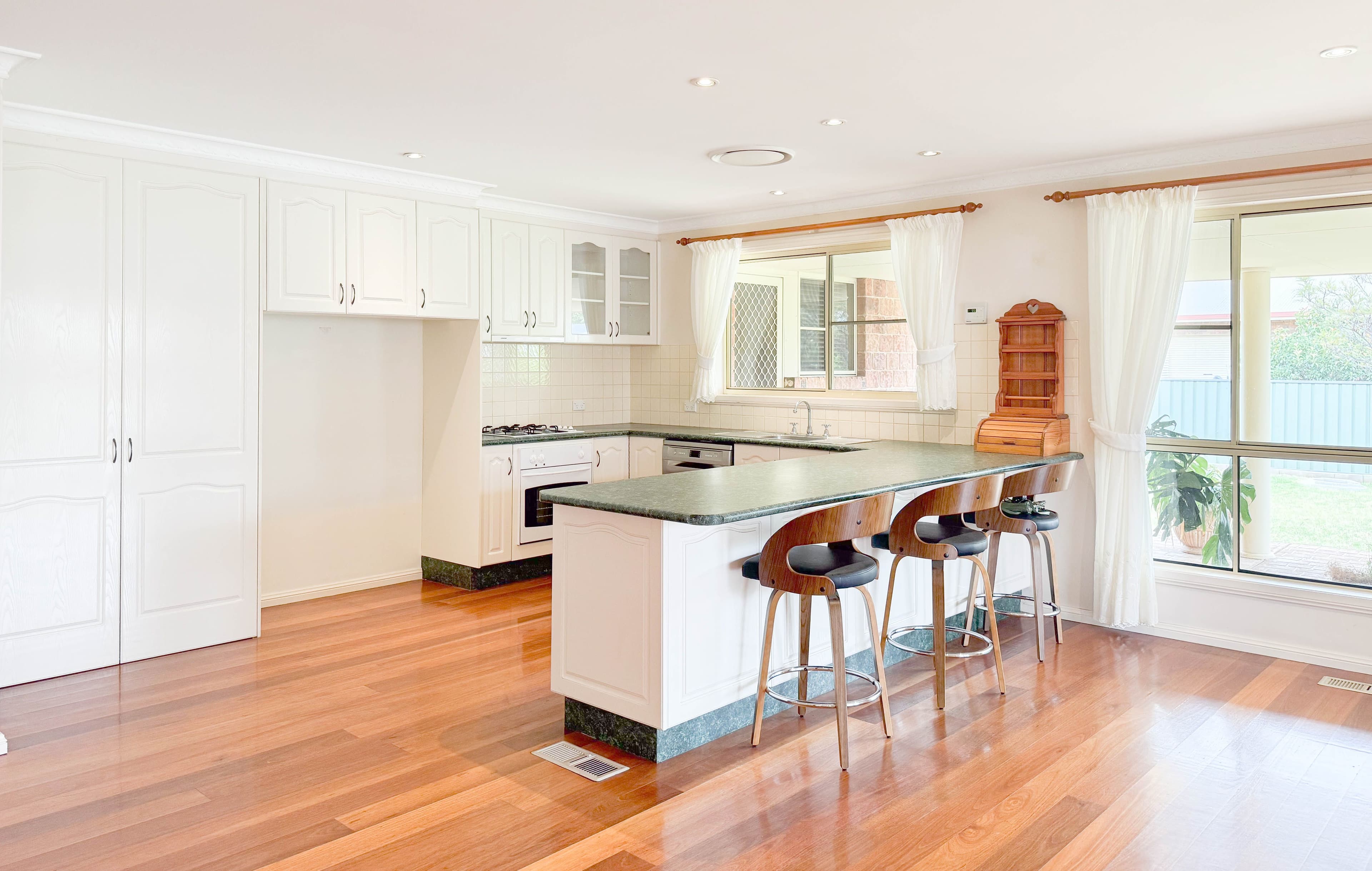 10 Angeleish Avenue, Parkes NSW 2870, Parkes - Thumbnail 3