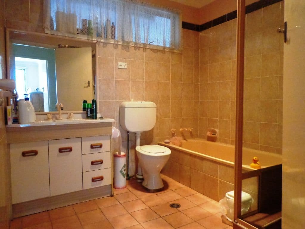 10 McKibbin Street, CANLEY HEIGHTS NSW 2166, Canley Heights - Thumbnail 5