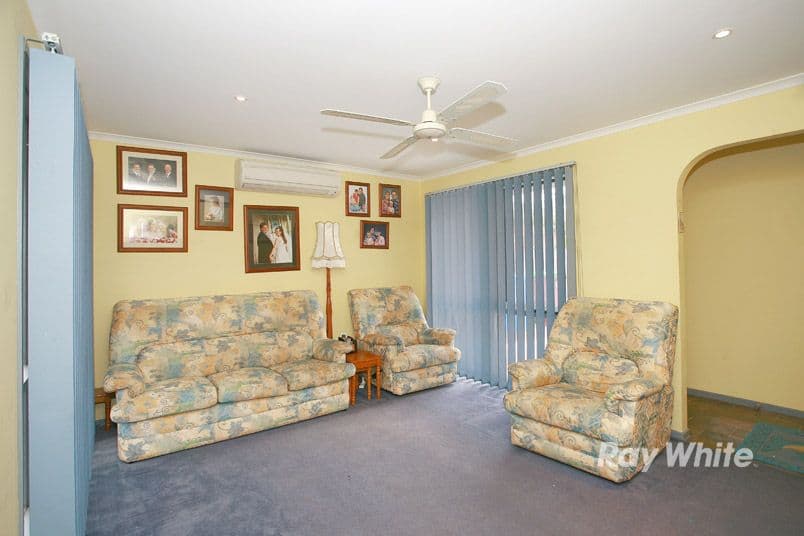 23 Joyce Street, CRANBOURNE VIC 3977, Cranbourne West - Thumbnail 6