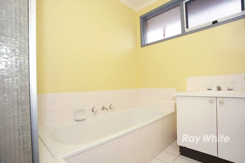 23 Joyce Street, CRANBOURNE VIC 3977, Cranbourne West - Thumbnail 7
