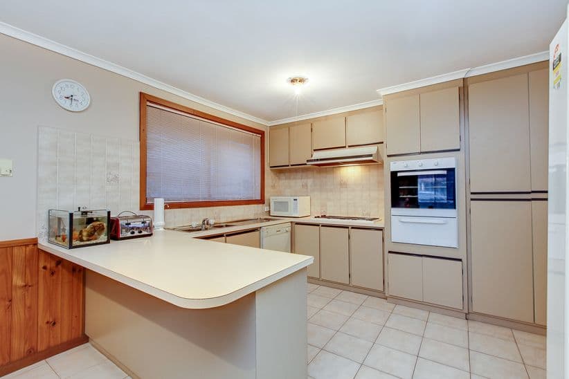 16 Warburton Court, Mill Park VIC 3082, Mill Park - Thumbnail 3