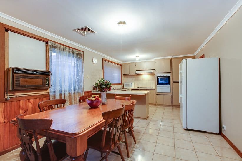 16 Warburton Court, Mill Park VIC 3082, Mill Park - Thumbnail 4