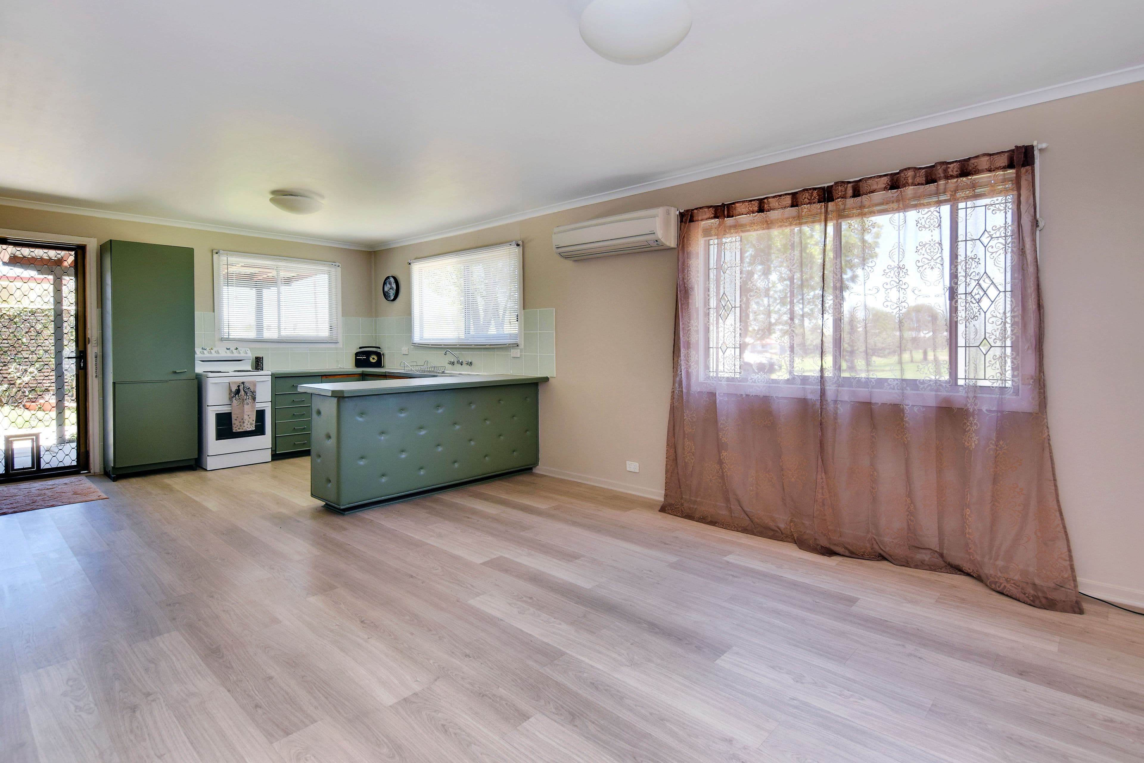 227 Douglas Street, Tenterfield NSW 2372, Tenterfield - Thumbnail 3