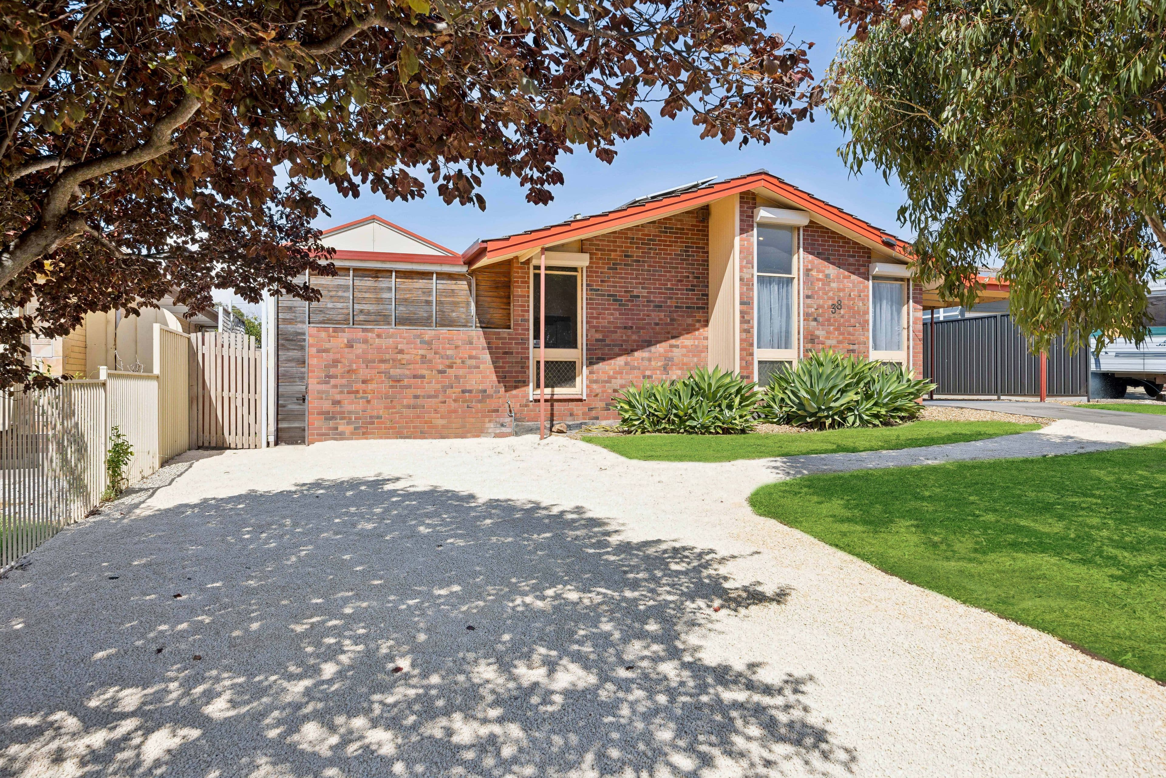38 Salisbury Avenue, Morphett Vale SA 5162, Morphett Vale - Thumbnail 2