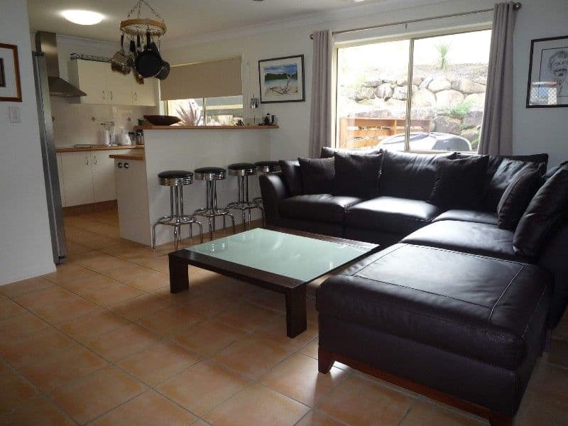 7 Mellissah Crescent, ARUNDEL QLD 4214, Arundel - Thumbnail 2