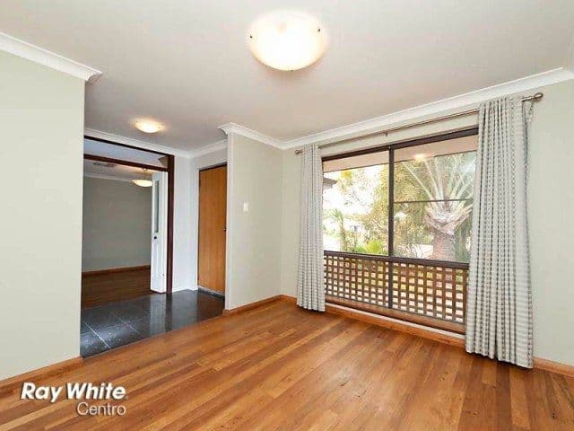 143 Glengarry Drive, DUNCRAIG WA 6023, Duncraig - Thumbnail 3