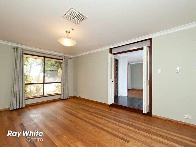 143 Glengarry Drive, DUNCRAIG WA 6023, Duncraig - Thumbnail 4