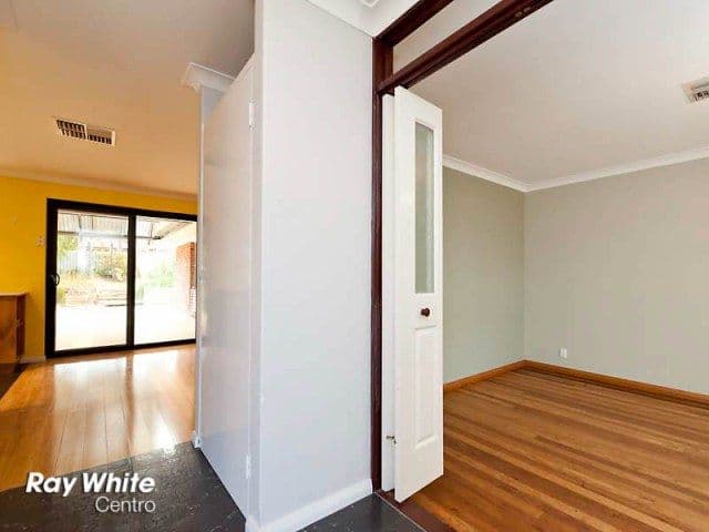 143 Glengarry Drive, DUNCRAIG WA 6023, Duncraig - Thumbnail 6