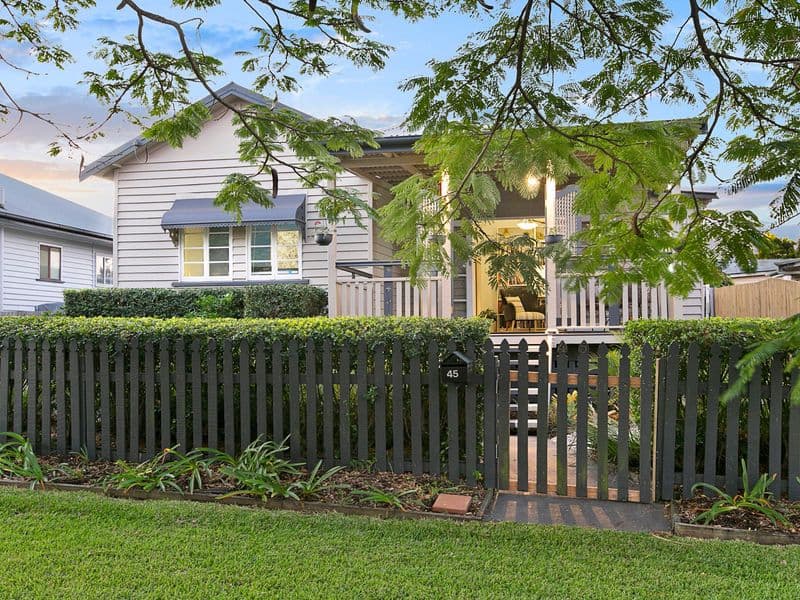 45 Lancelot Street, Tennyson QLD 4105, Tennyson - Thumbnail 2