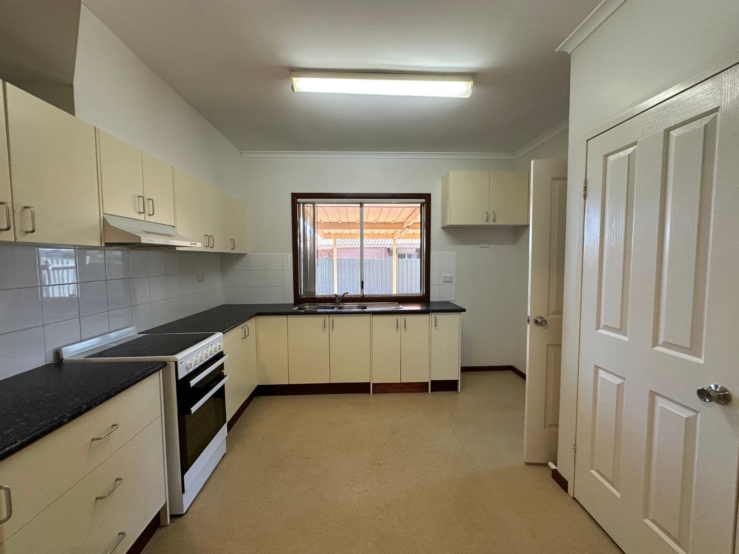 9 Knight Place, Nickol WA 6714, Nickol - Thumbnail 2