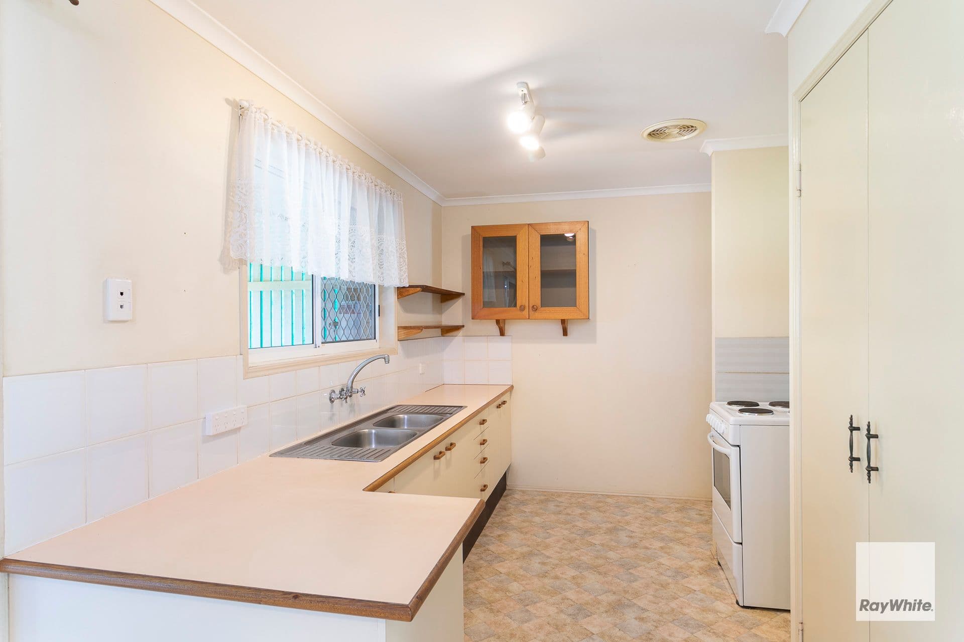 2 Regal Court, Victoria Point QLD 4165, Victoria Point - Thumbnail 4