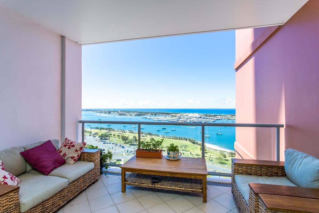 1 Como Crescent, SOUTHPORT QLD 4215, Southport - Thumbnail 2