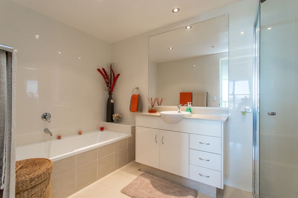 1 Como Crescent, SOUTHPORT QLD 4215, Southport - Thumbnail 8