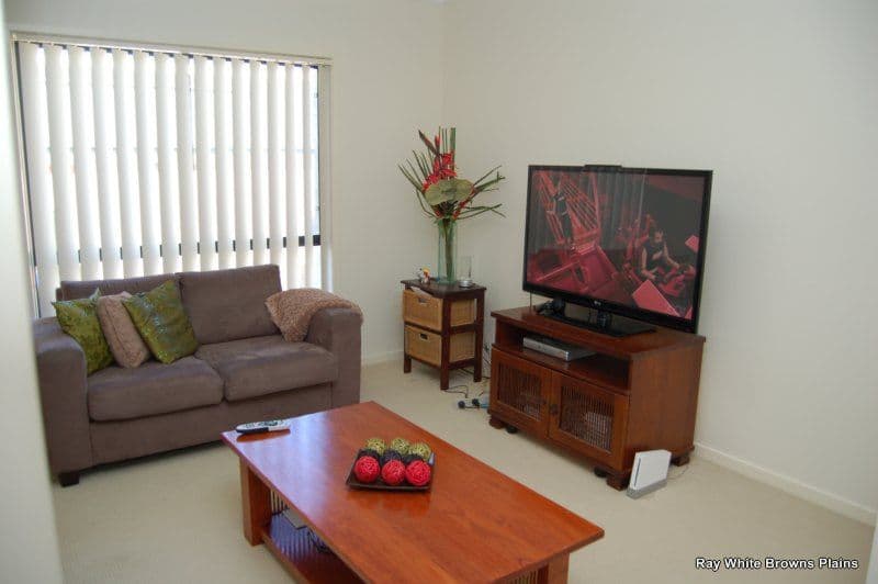 14 Eric Court, HILLCREST QLD 4118, Hillcrest - Thumbnail 2