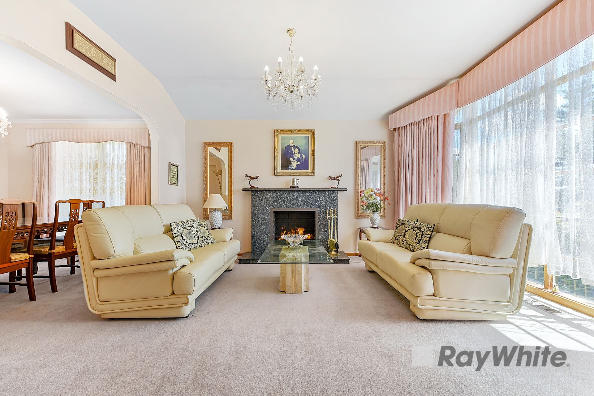 9 Bridle Court, Endeavour Hills VIC 3802, Endeavour Hills - Thumbnail 2