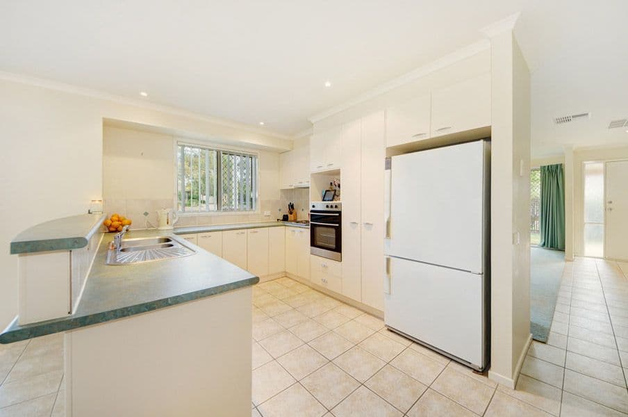 121 Streeton Drive, STIRLING ACT 2611, Stirling - Thumbnail 2