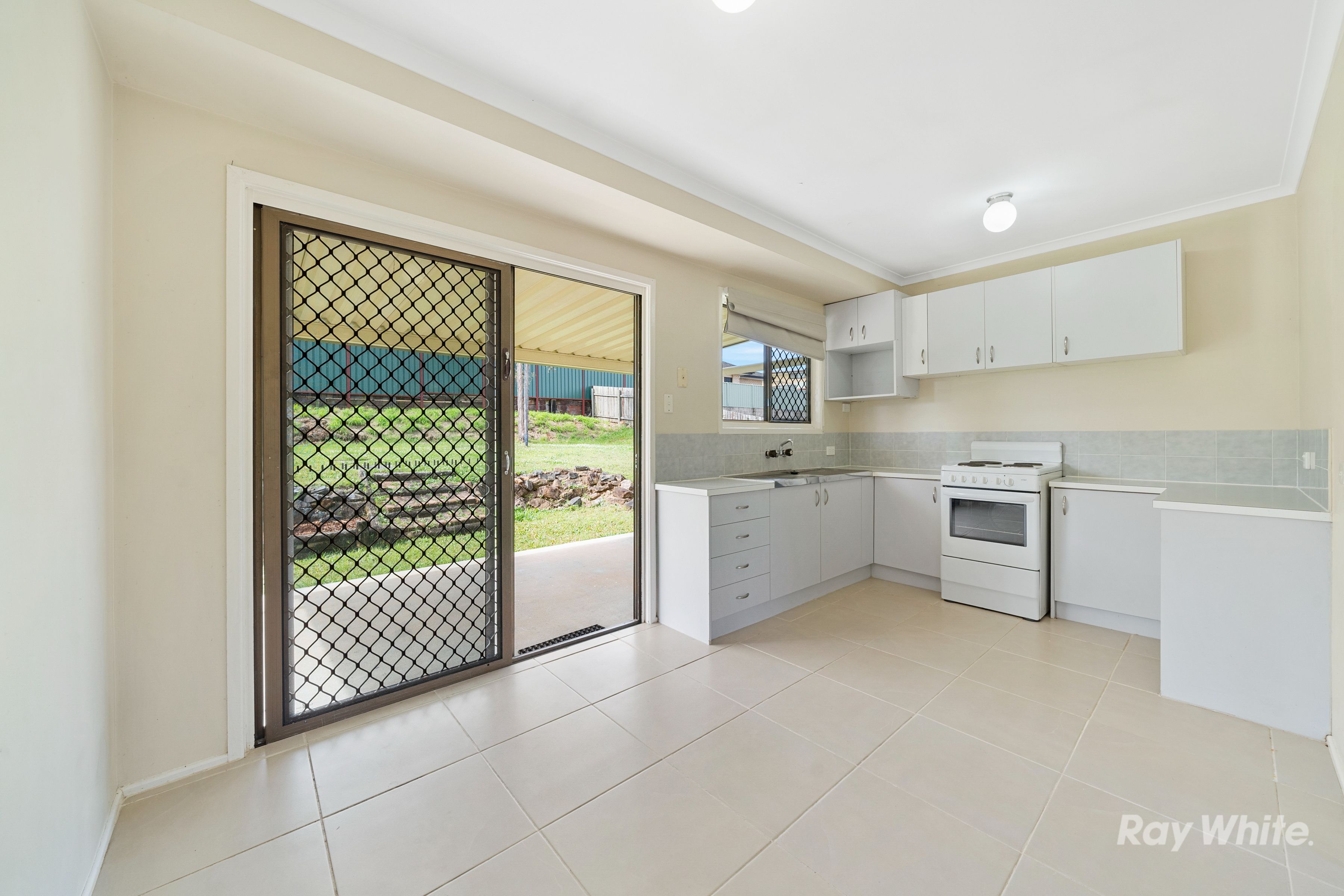 33 Strathallen Drive, Boronia Heights QLD 4124, Boronia Heights - Thumbnail 4