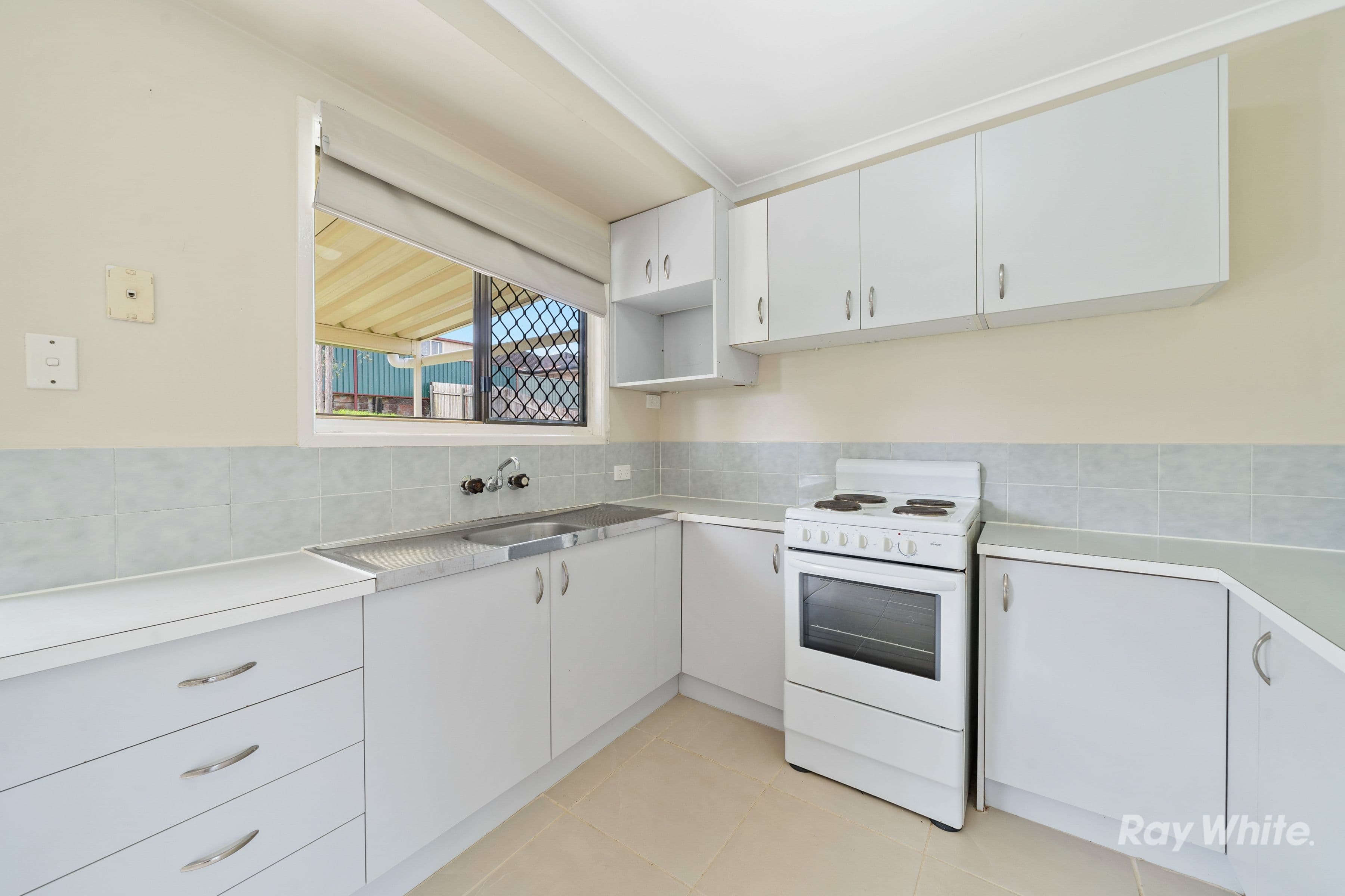 33 Strathallen Drive, Boronia Heights QLD 4124, Boronia Heights - Thumbnail 5