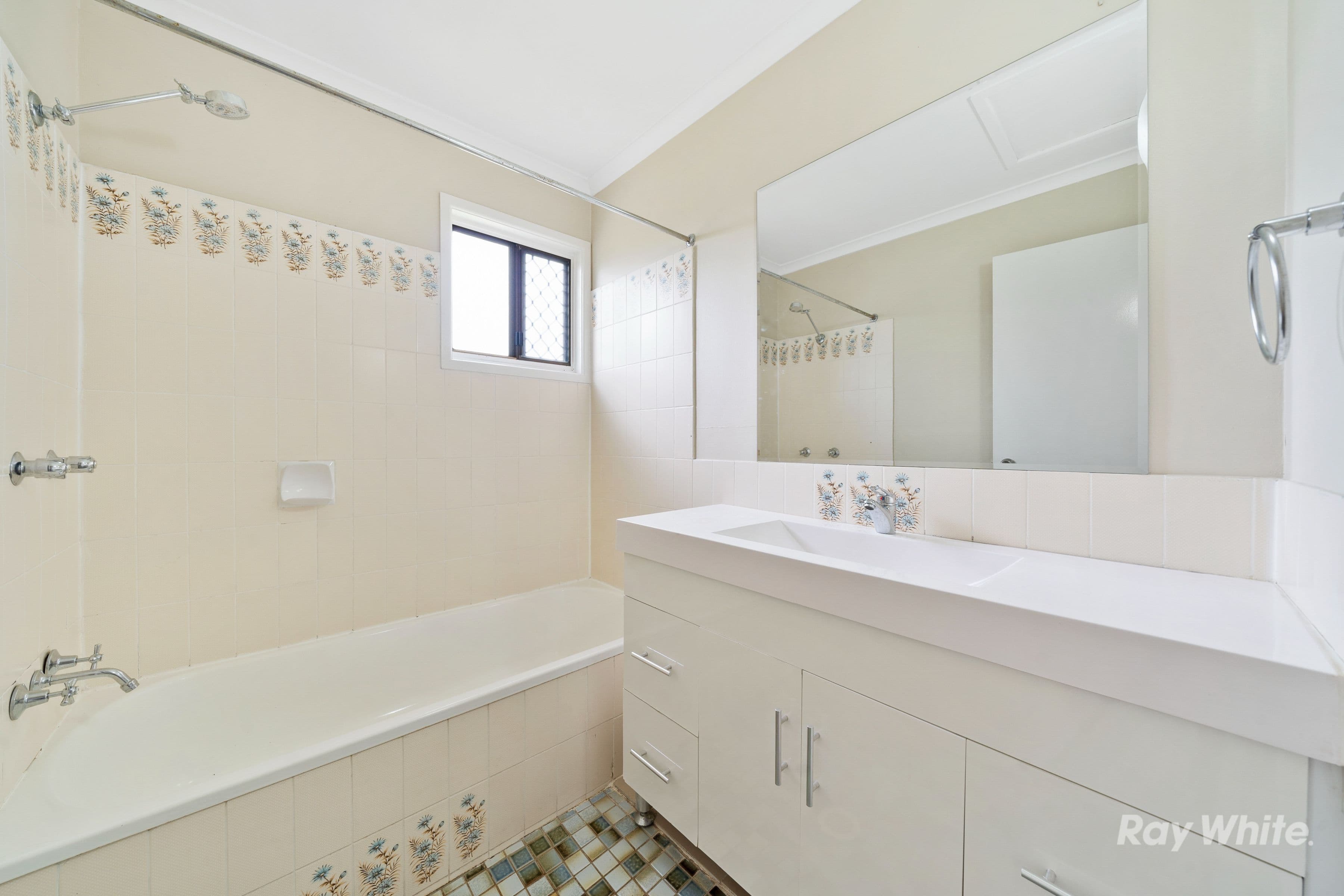 33 Strathallen Drive, Boronia Heights QLD 4124, Boronia Heights - Thumbnail 7