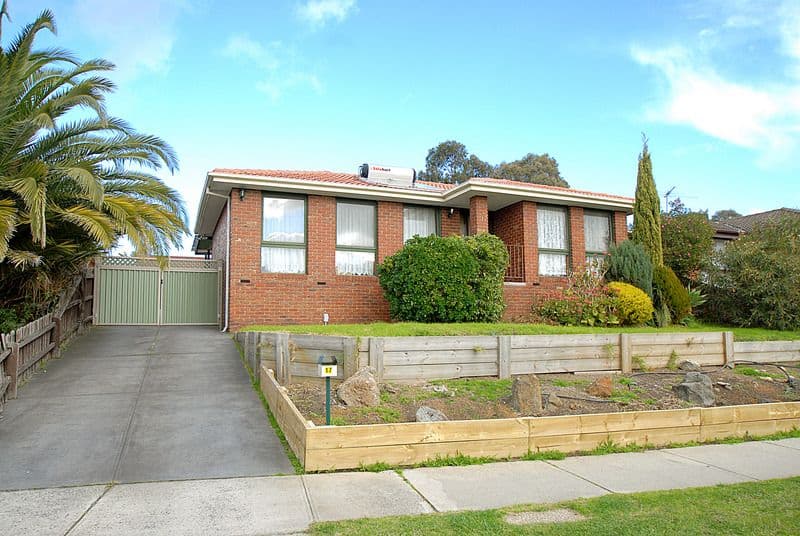 17 Clifton Way, ENDEAVOUR HILLS VIC 3802, Endeavour Hills - Image 1