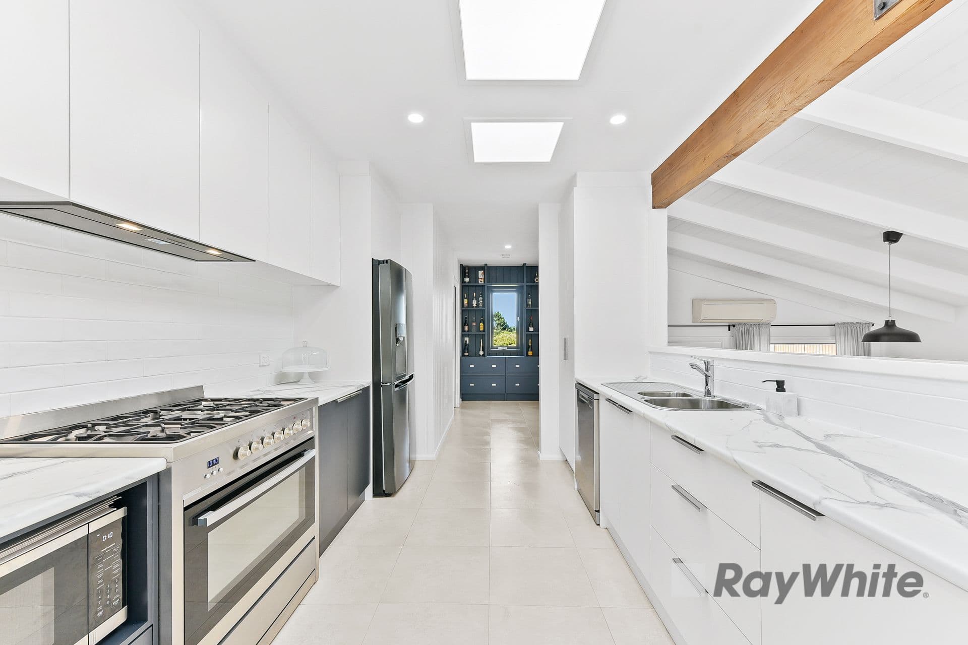 4 Kooluna Court, Frankston VIC 3199, Frankston - Thumbnail 5