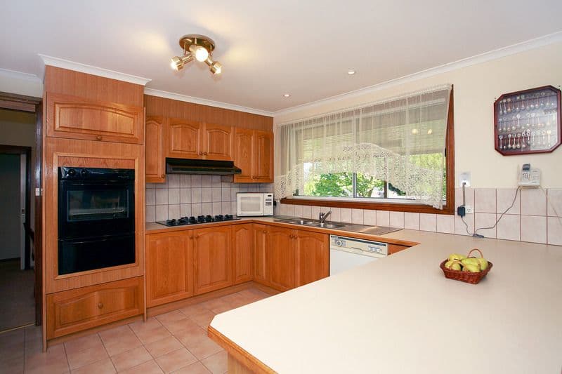 14 Sherwood Crescent, DANDENONG NORTH VIC 3175, Dandenong North - Thumbnail 2
