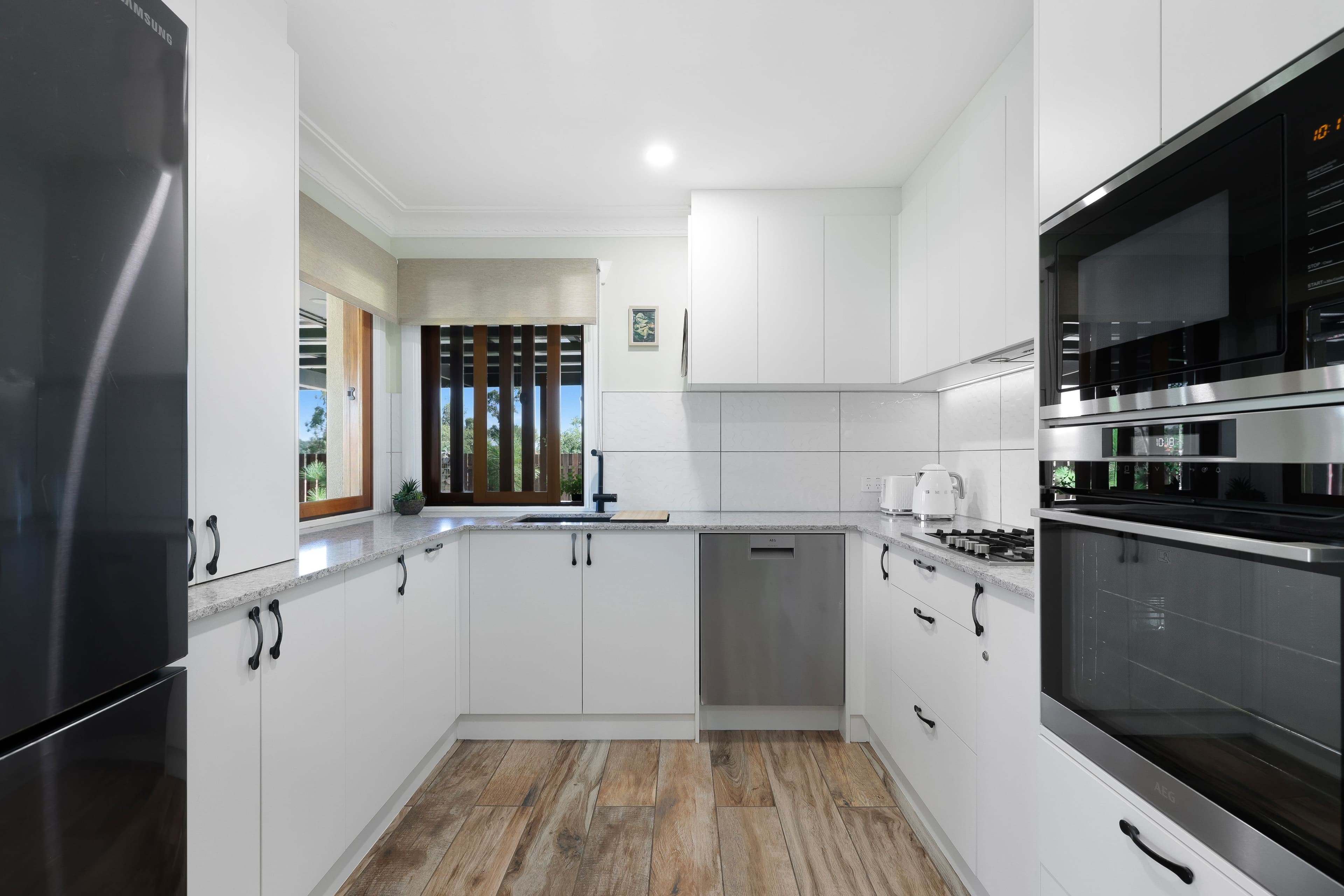 30 Lismore Drive, Helensvale QLD 4212, Helensvale - Thumbnail 2