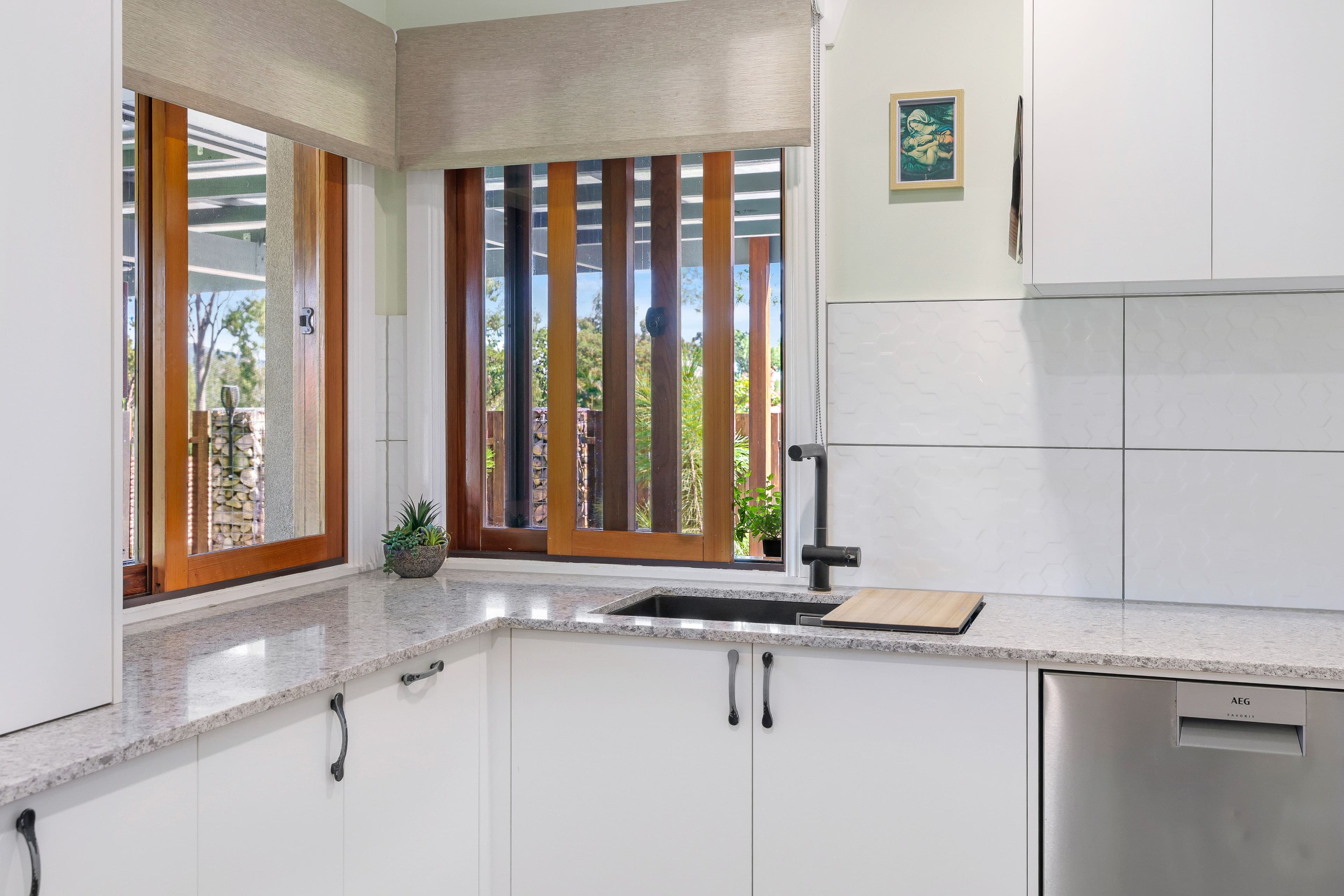 30 Lismore Drive, Helensvale QLD 4212, Helensvale - Thumbnail 3