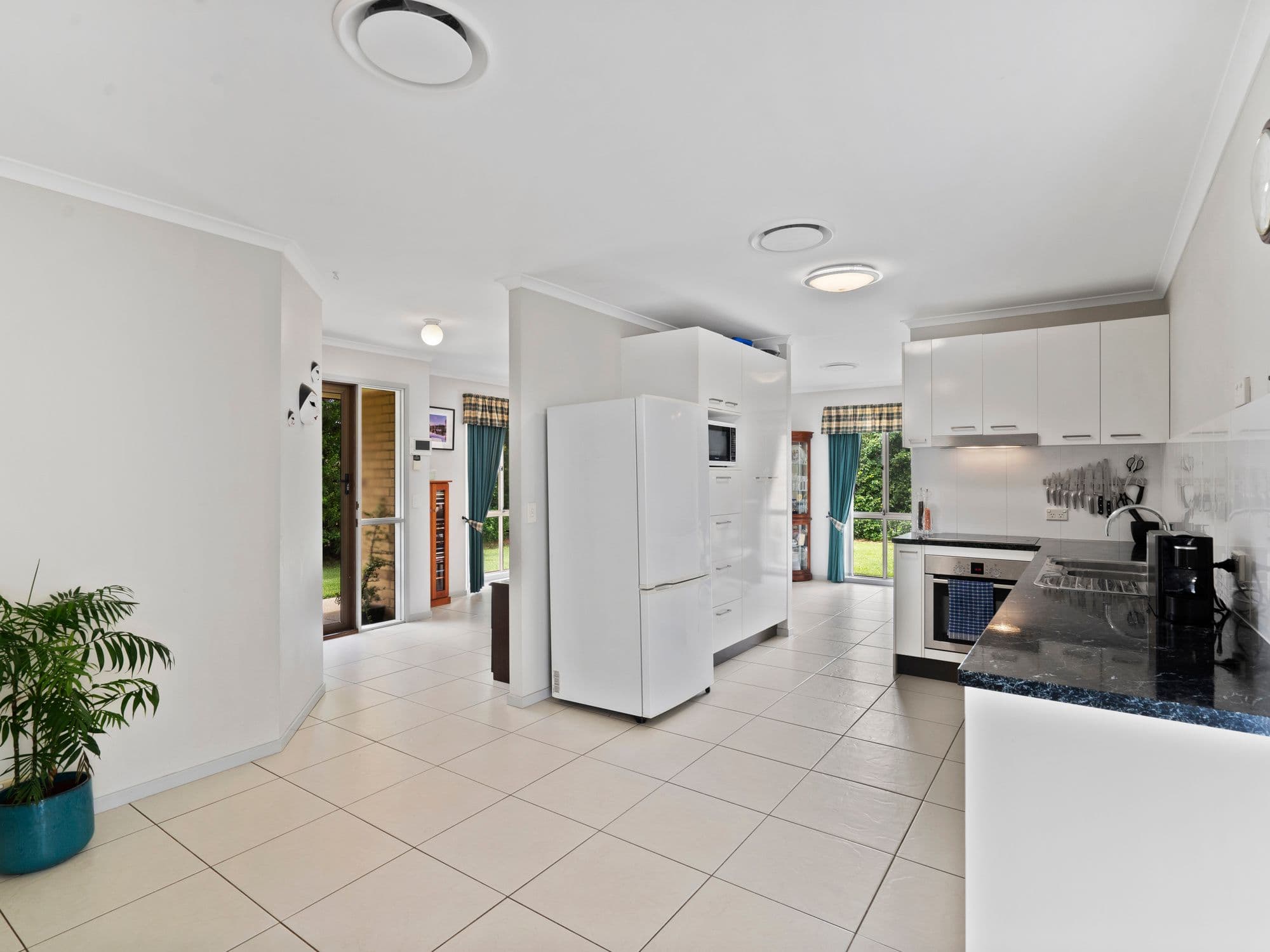 2 Cianthus Street, Regents Park QLD 4118, Regents Park - Thumbnail 2